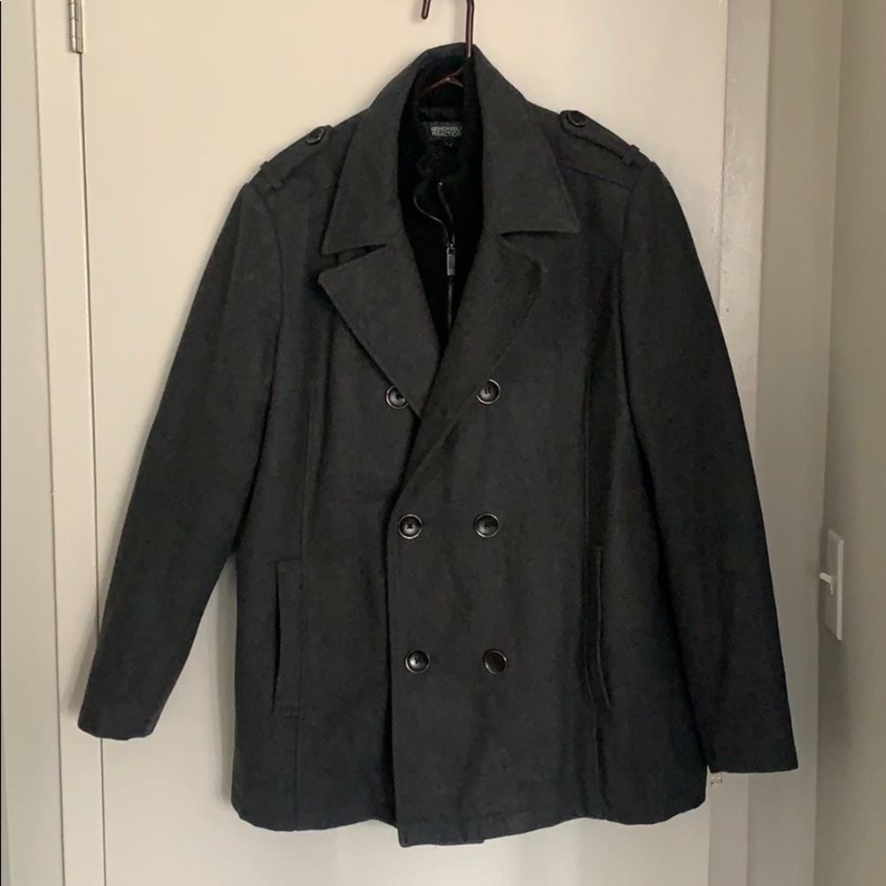 Men’s L Kenneth Cole double Breasted peacoat
